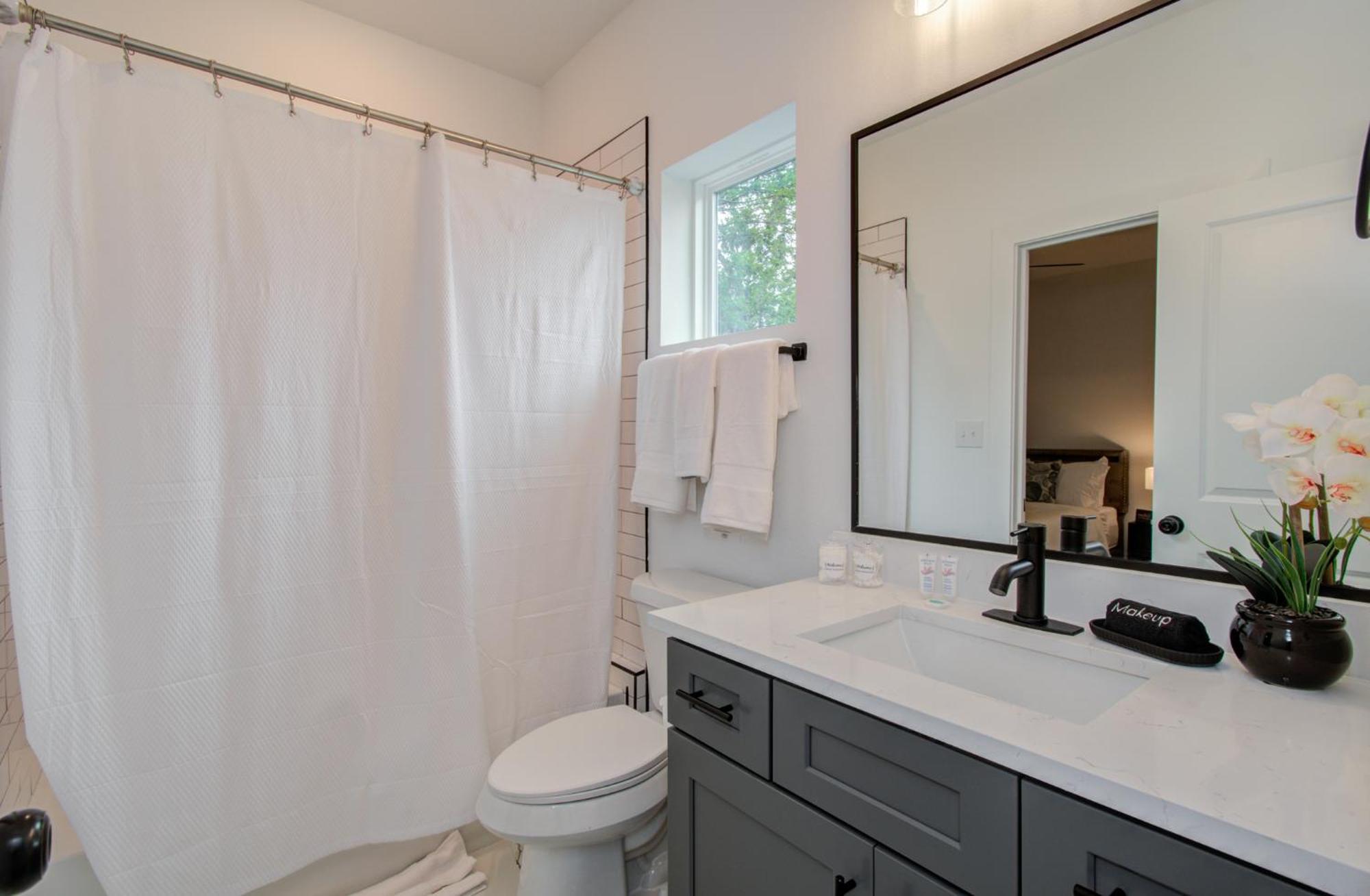 Urban Luxe Getaway 4 Mins To Dt Newly Built Ferienhaus Houston