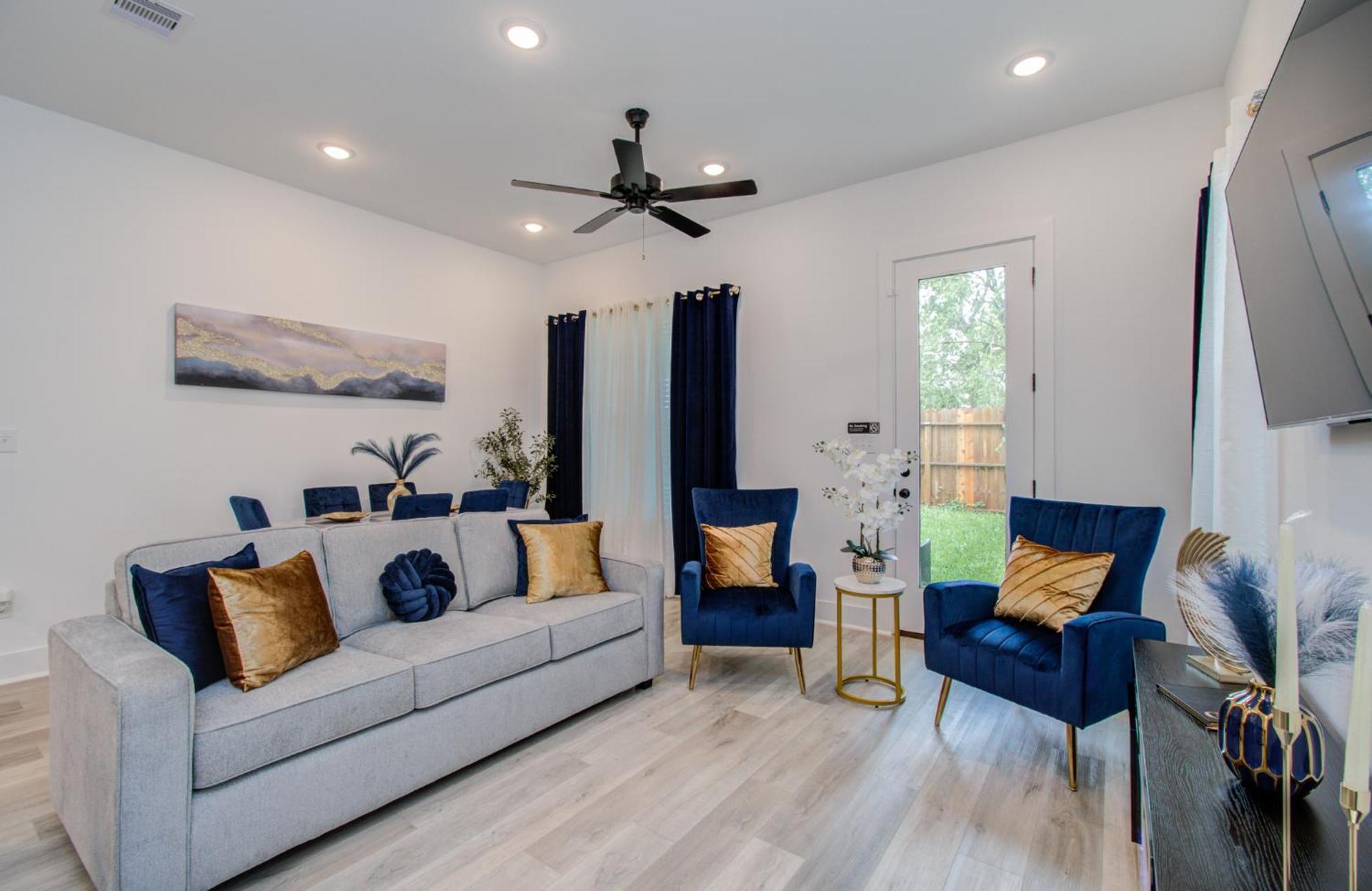 Urban Luxe Getaway 4 Mins To Dt Newly Built Ferienhaus