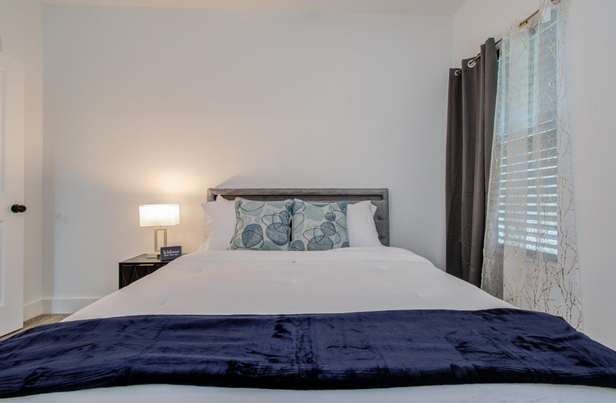Urban Luxe Getaway 4 Mins To Dt Newly Built Ferienhaus *